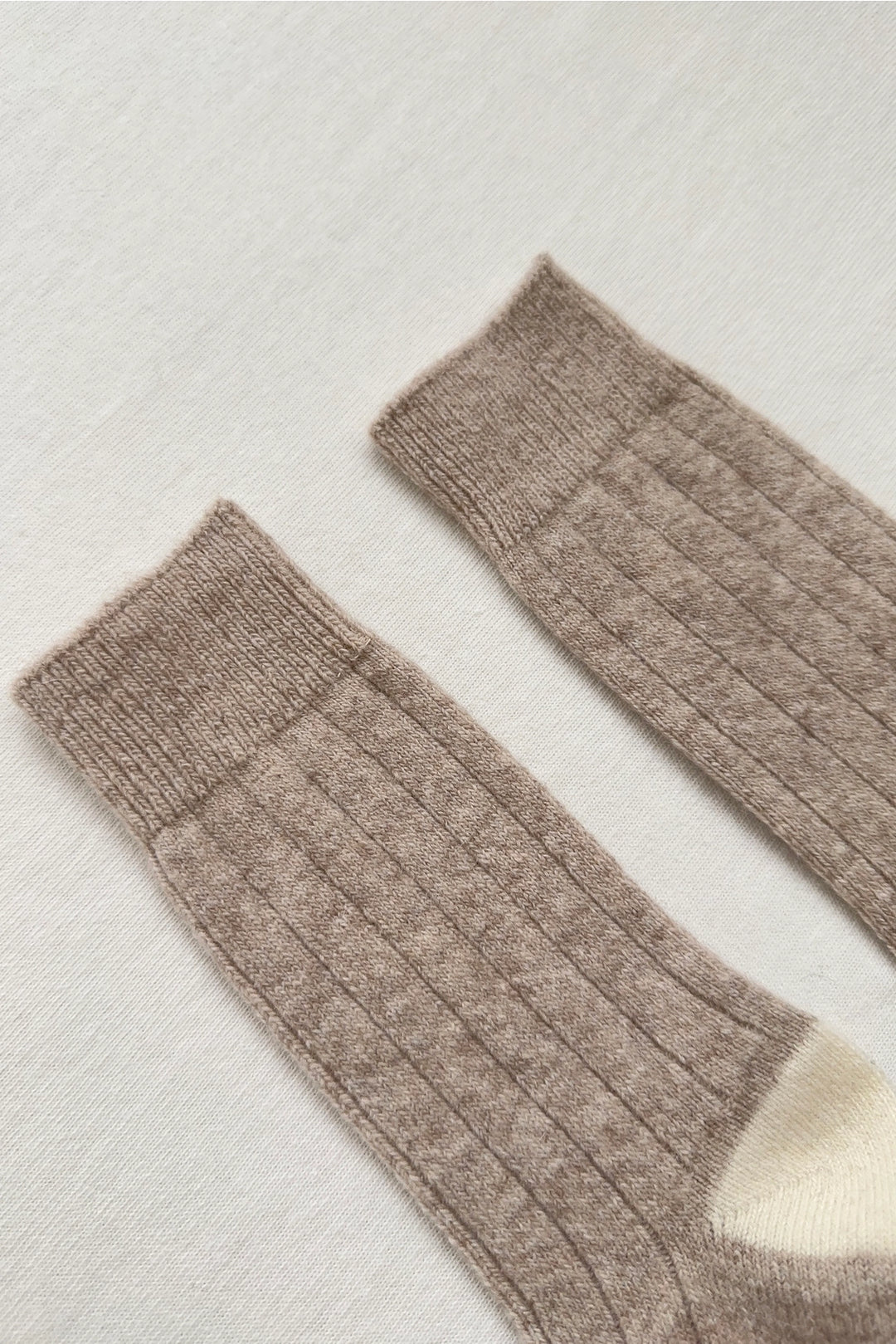 Classic Cashmere Socks - Fawn