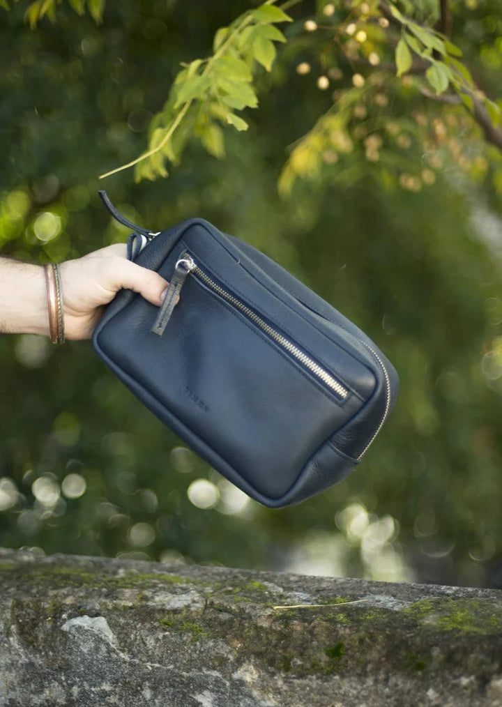 Niceto Toiletry Bag - Black