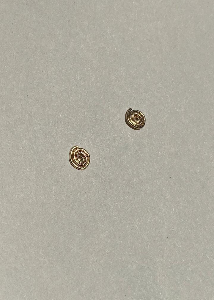 Inward Stud Earrings - Gold